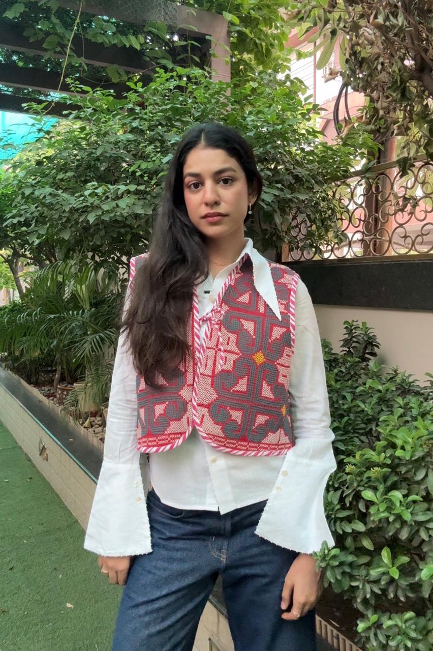01- Kantha Cross Stitch Vest